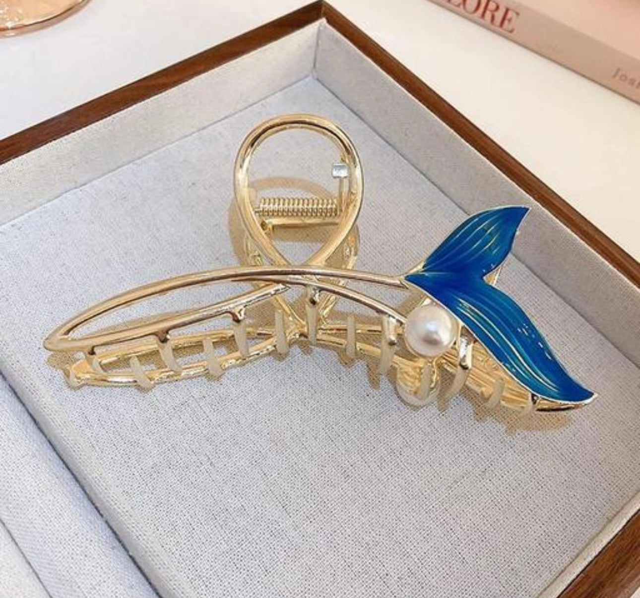 Pearl Detail Mermaid Tail Metal Hairclip / Clutcher / Claw