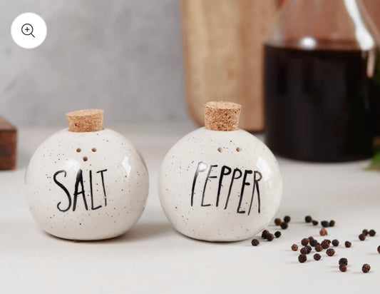 Cute Salt & Pepper Shaker Set with Cork