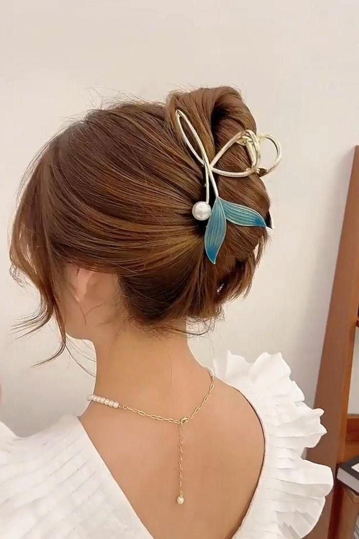 Pearl Detail Mermaid Tail Metal Hairclip / Clutcher / Claw