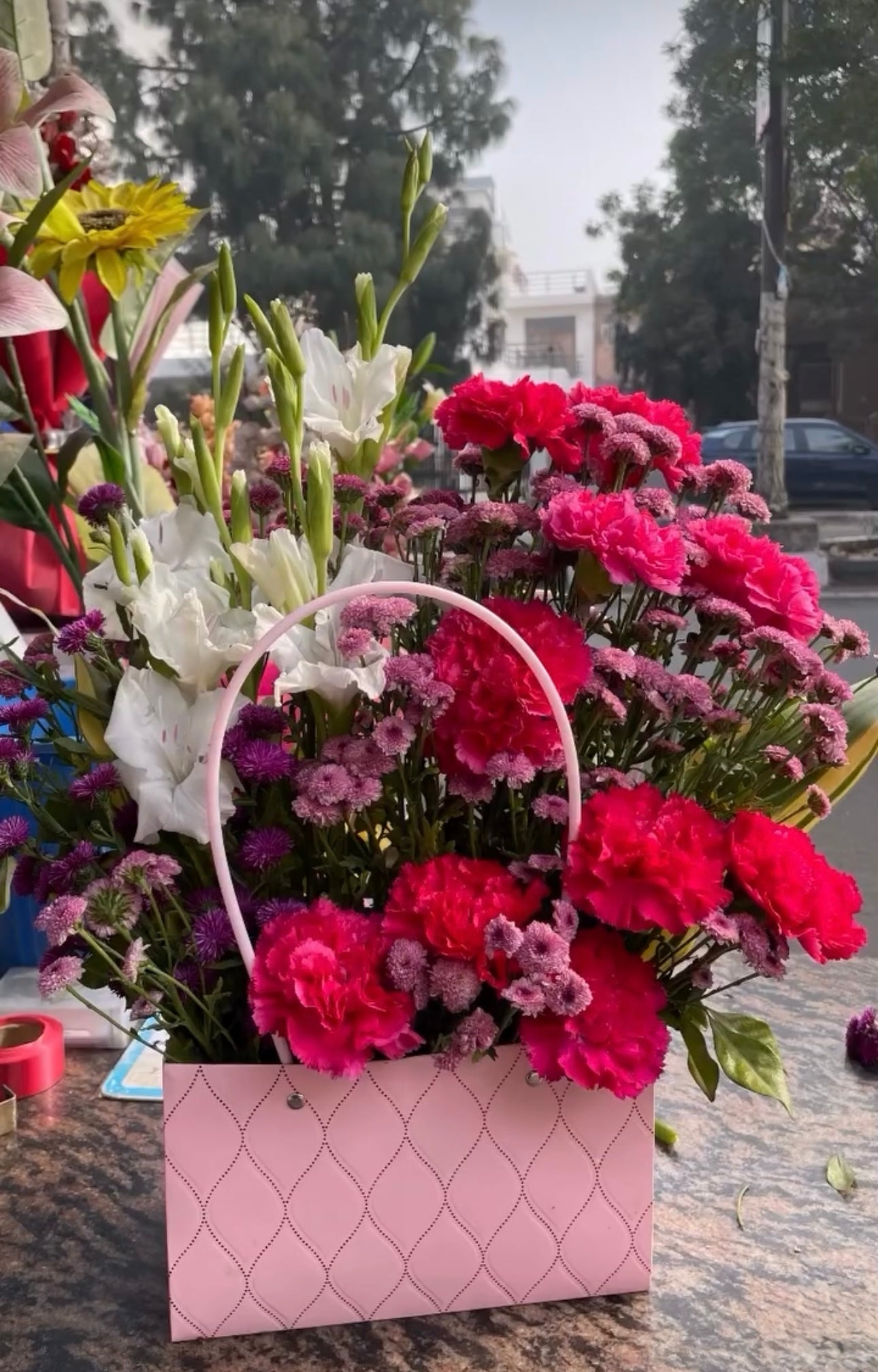 Premium Fresh Flowers Luxe Bouquet Basket (Only deliverable in Delhi/NCR)