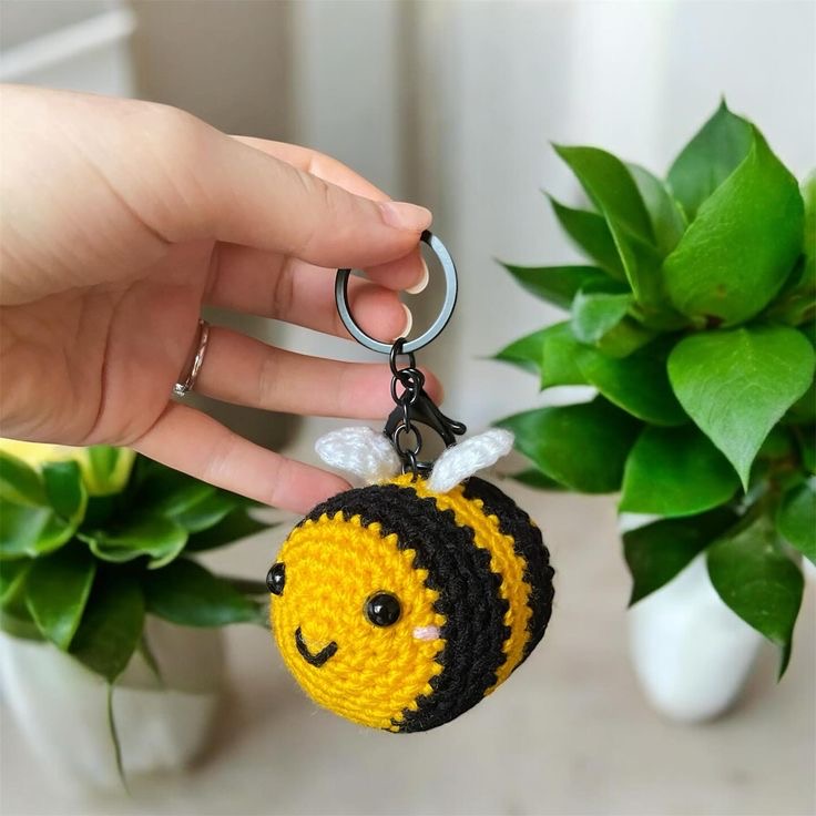 Adorable Crochet Honey Bee / Bumblebee Keychain