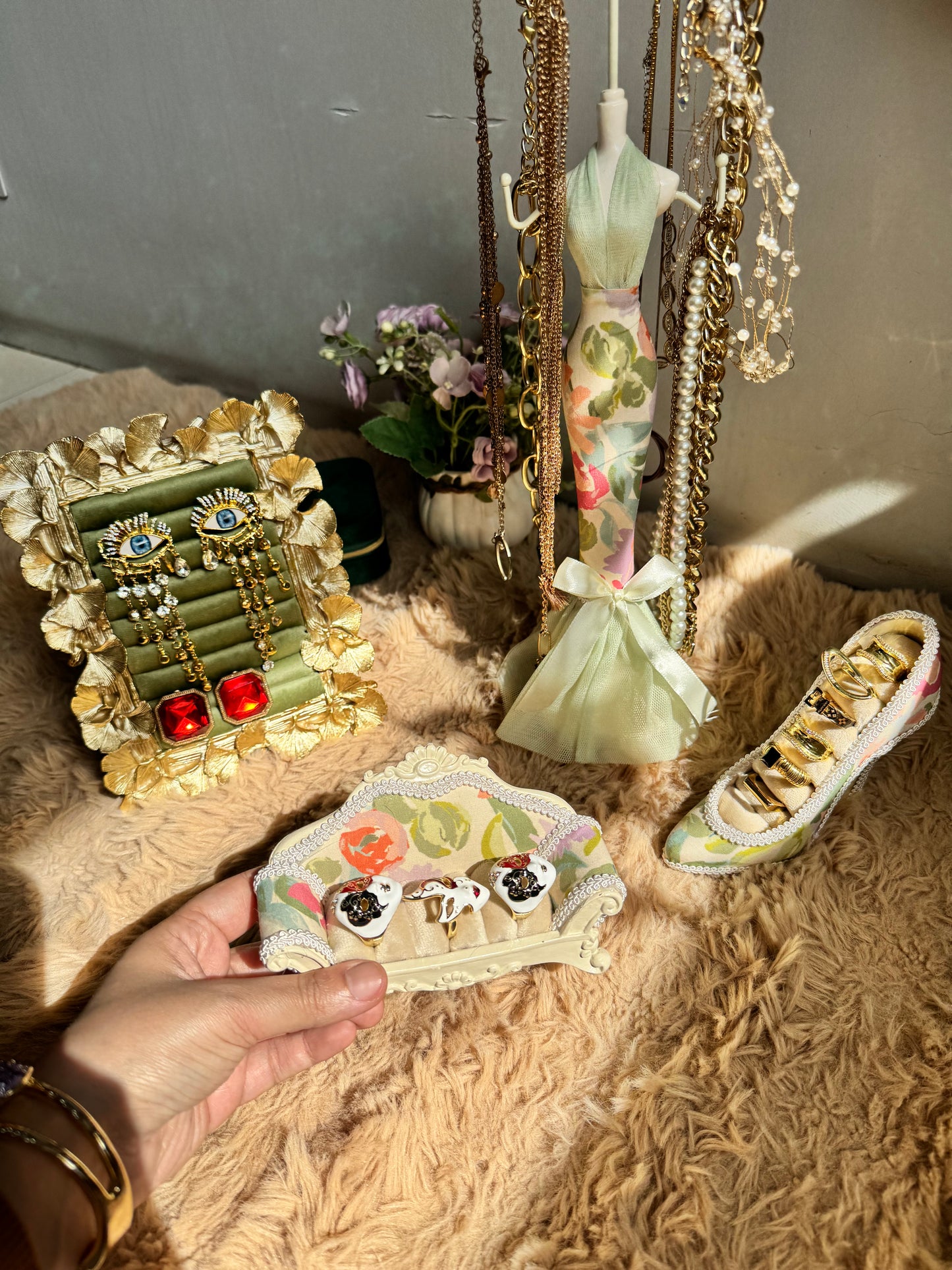 Exclusive Premium Woman Mannequin, Sofa, Stilettos & Ginkgo Frame - Jewelry Display Set of 4