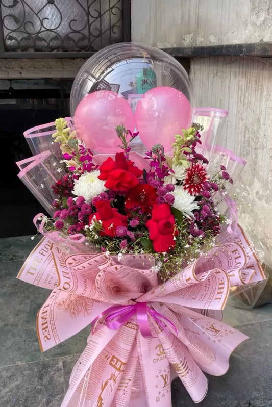 Premium Fresh Flowers Balloon Bouquet (Only deliverable in Delhi/NCR)