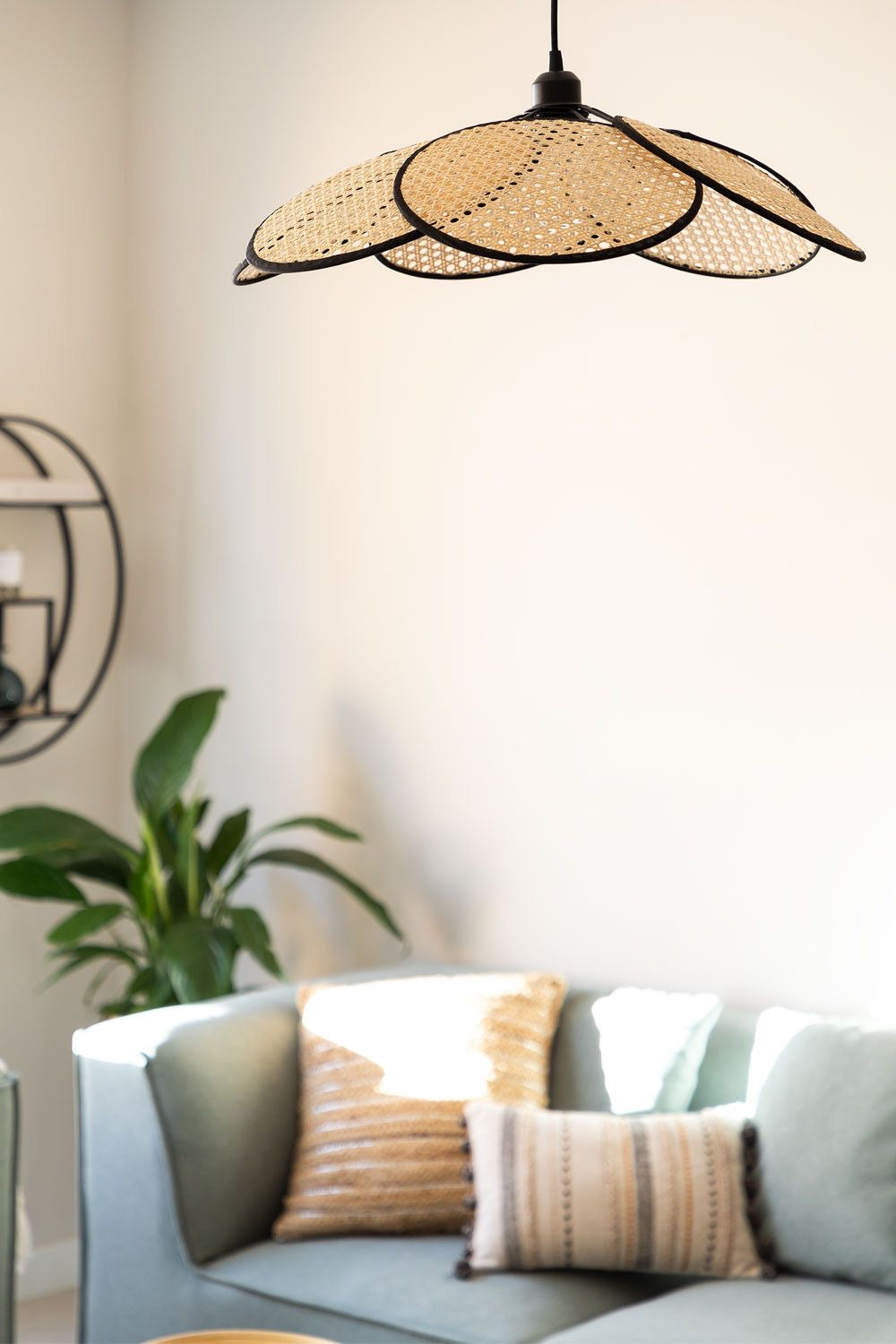 Natural Wicker Rattan Flower Chandelier