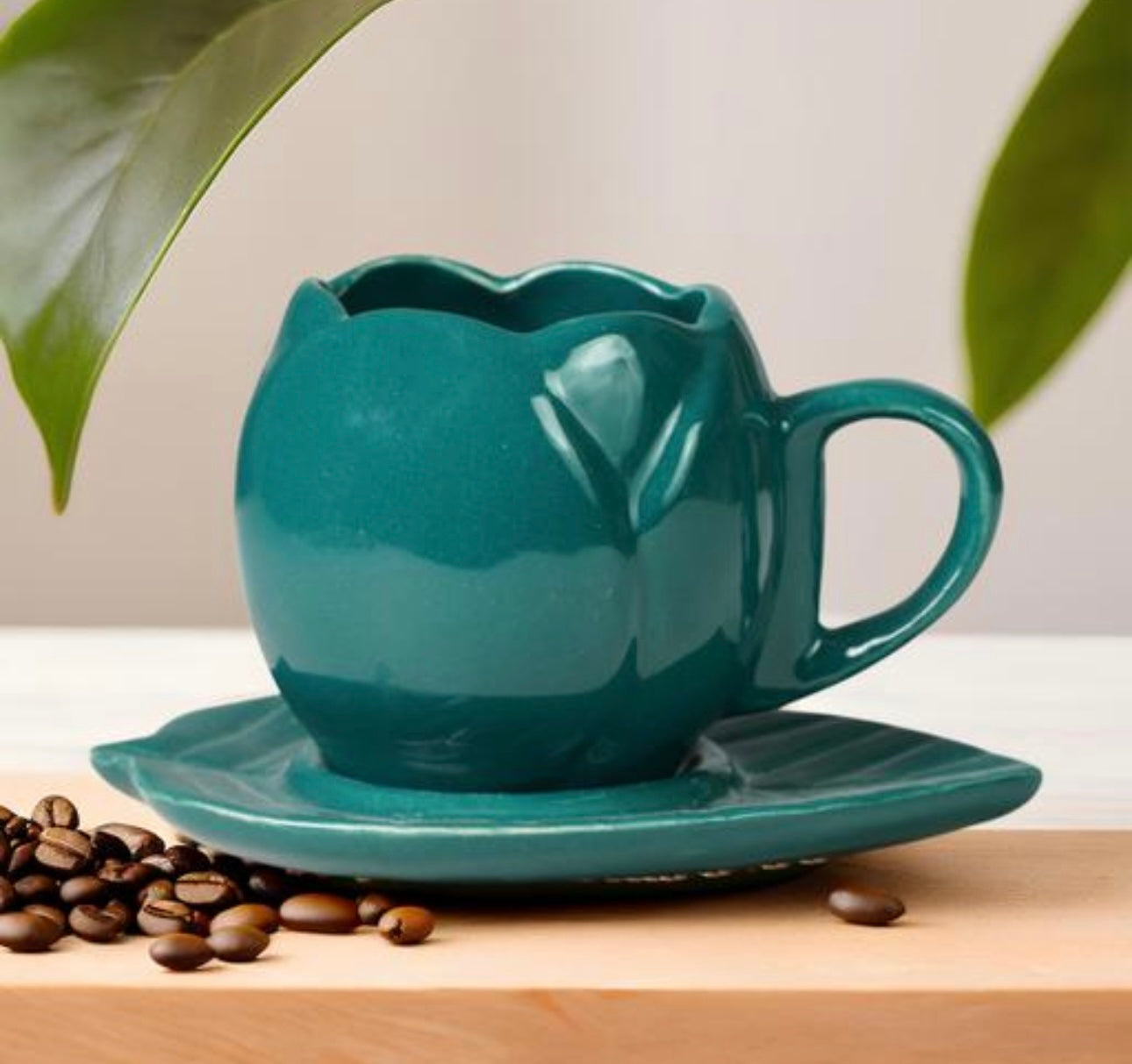 Exclusive Tulip Mug with Leaf Shape Saucer