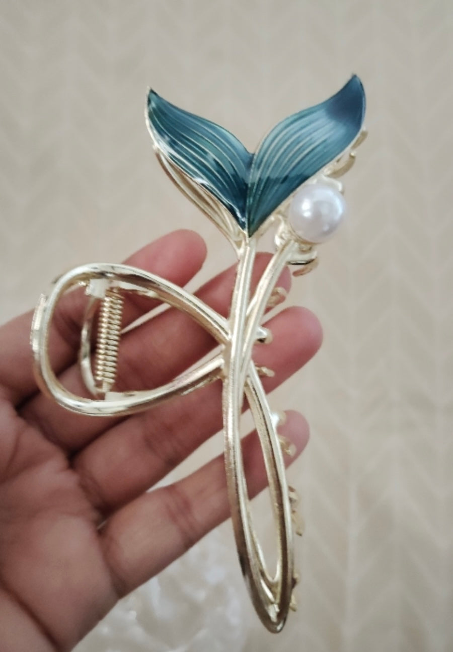 Pearl Detail Mermaid Tail Metal Hairclip / Clutcher / Claw