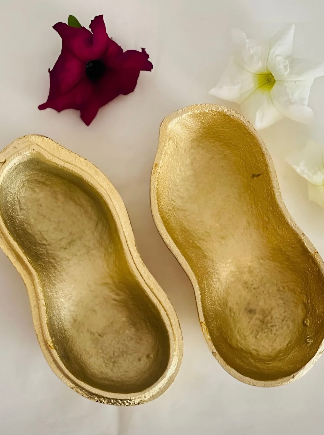 Luxe Gold Decorative Multipurpose Peanut Shape Trinket Tray