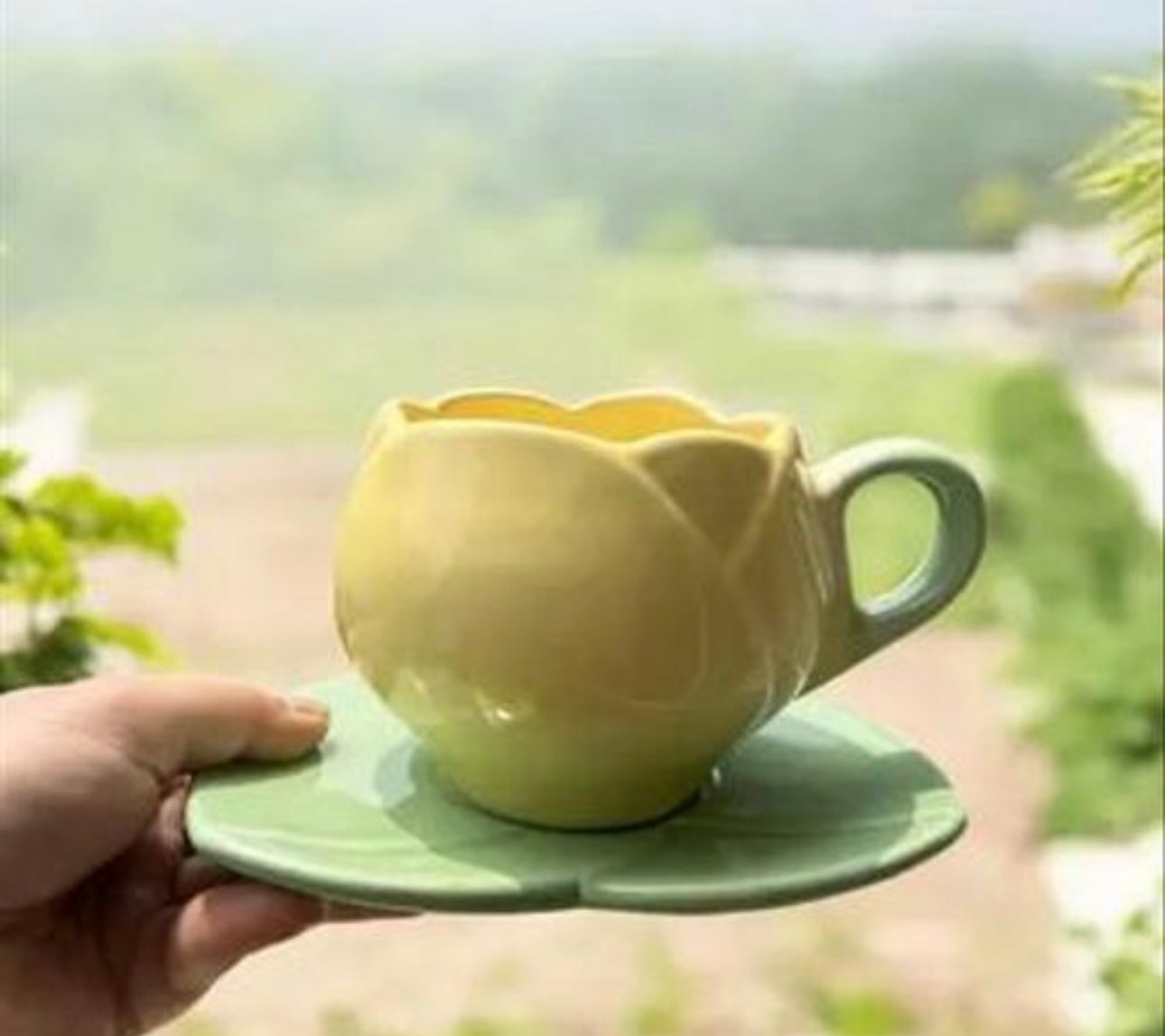 Classy Tulip Mug with Saucer