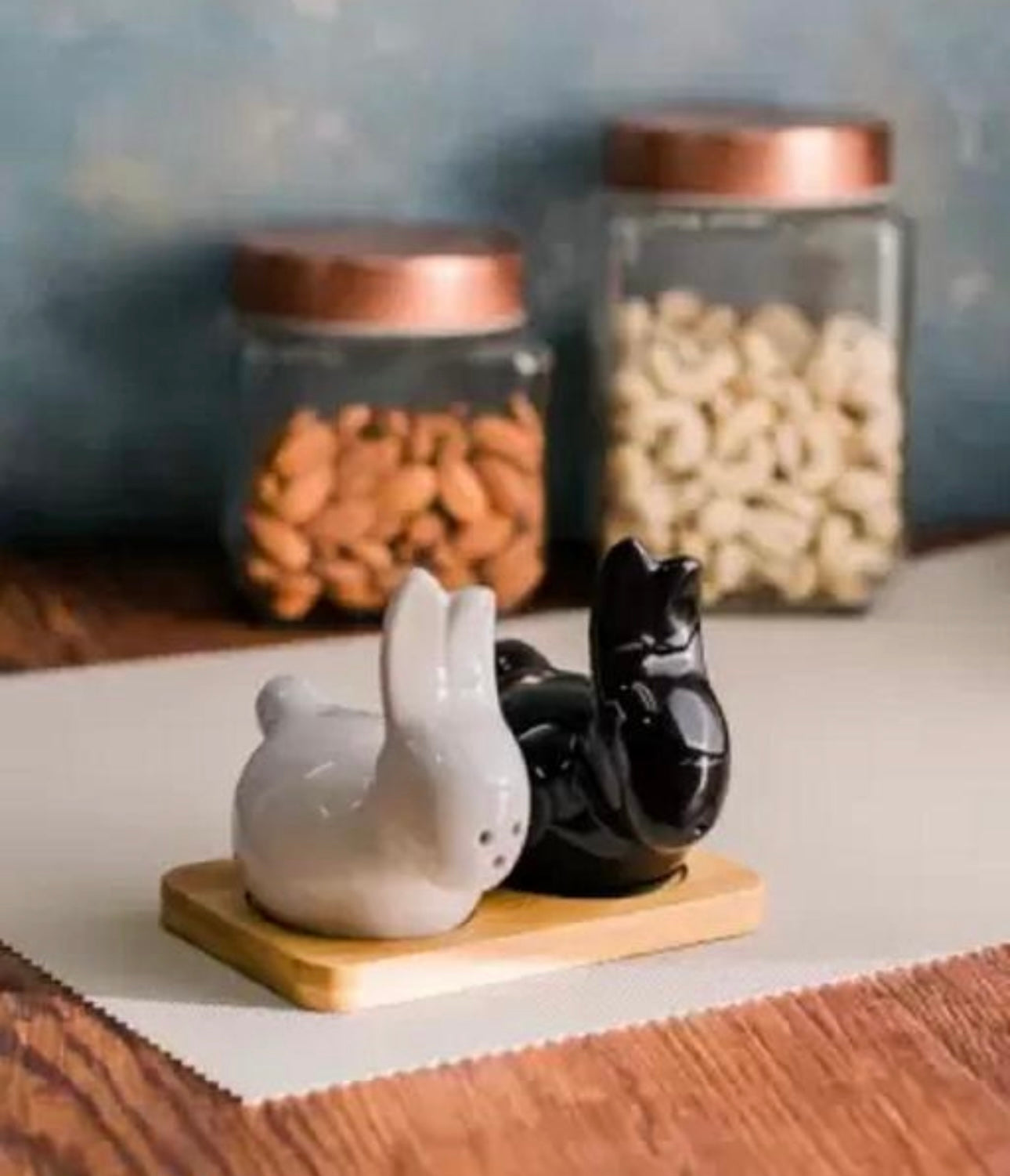 Black & White Rabbit Salt & Pepper Shaker Set