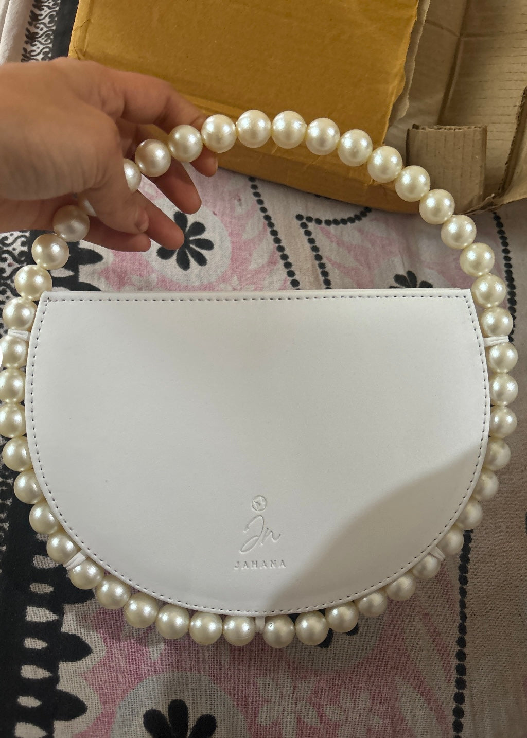 Elegant Halo Handbag with Pearls Detailing