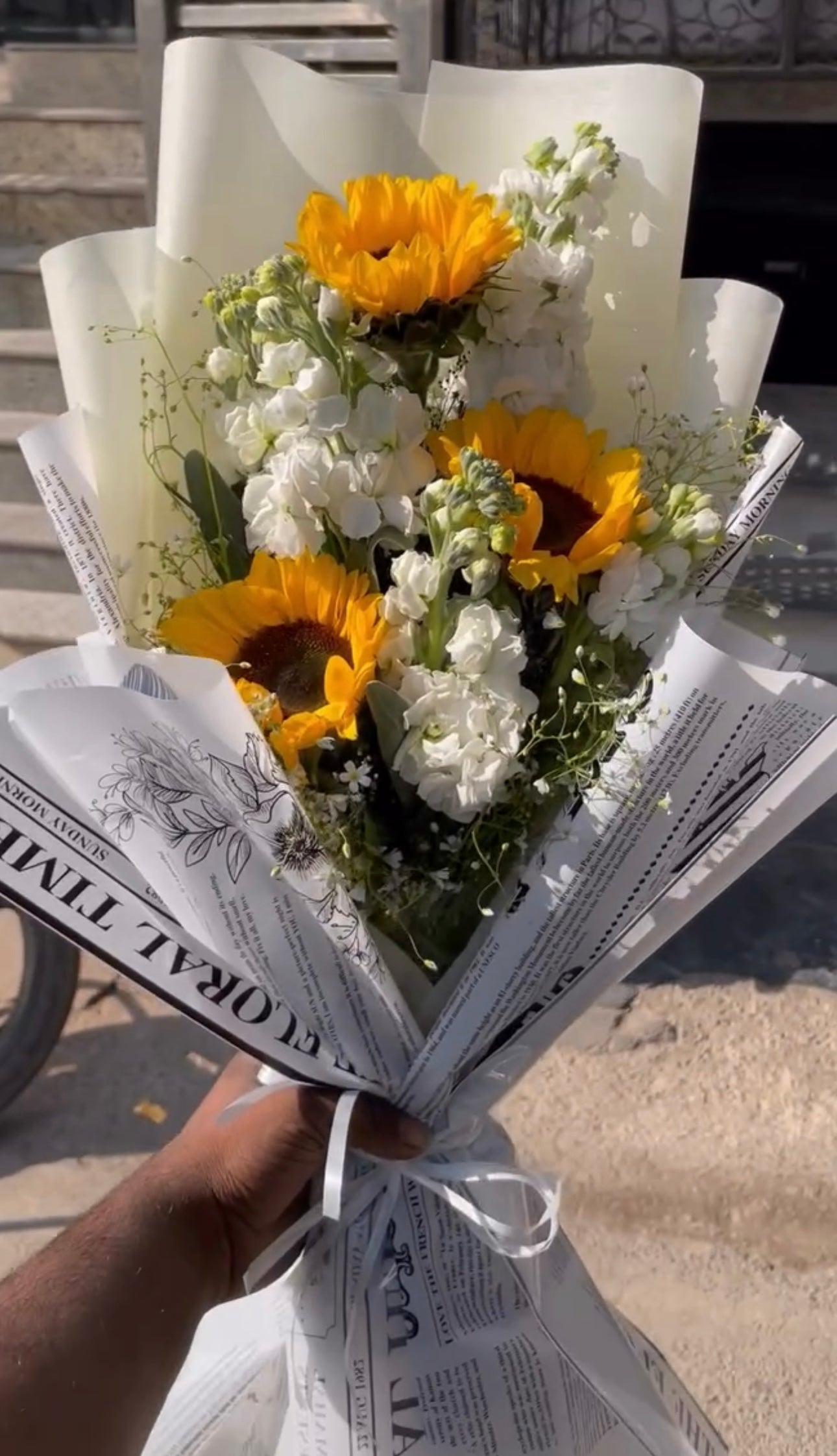 Premium Fresh Flowers Bouquet with Korean Sheets (Only deliverable in Delhi/NCR)
