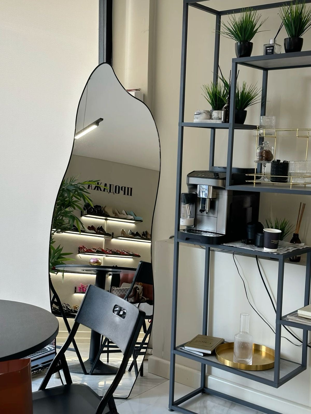 Aesthetic Blob Mirror with Sleek Frame - Only deliverable in Delhi/NCR