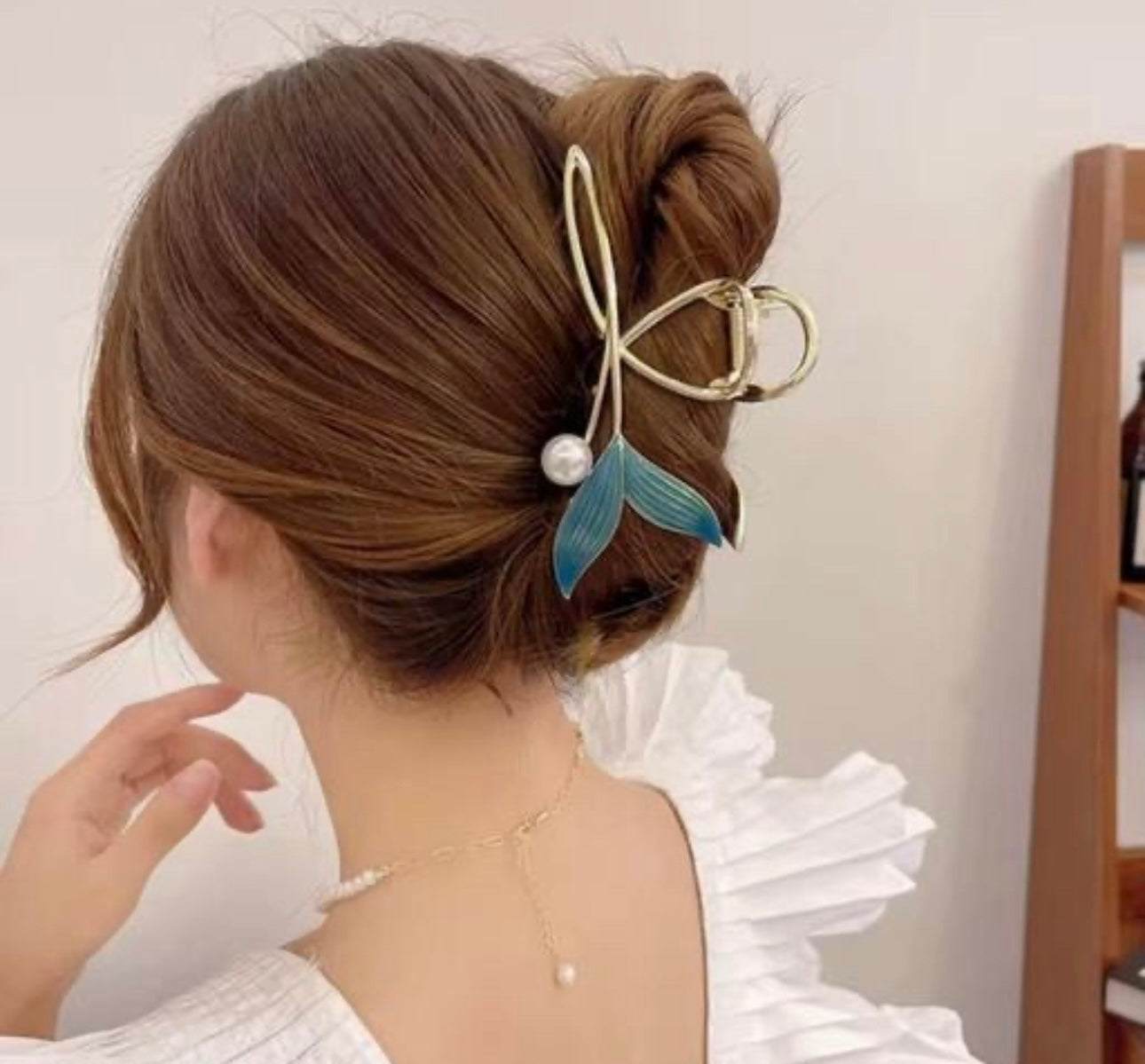 Pearl Detail Mermaid Tail Metal Hairclip / Clutcher / Claw