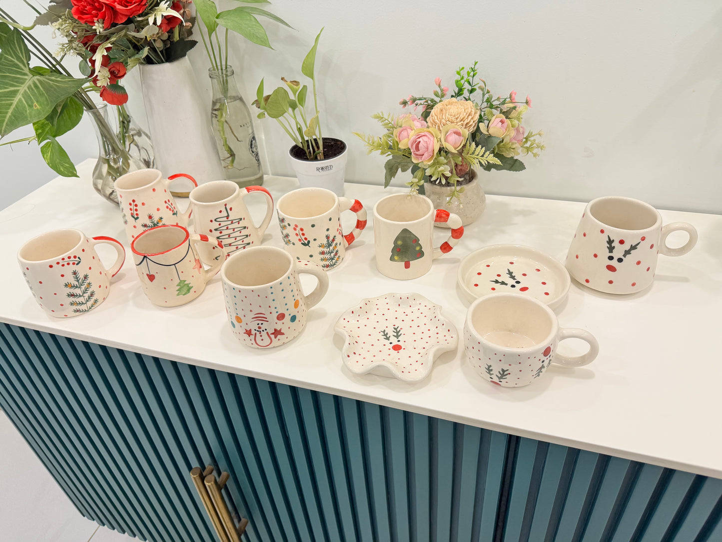 Merry Christmas Mugs Combo - Set of 9