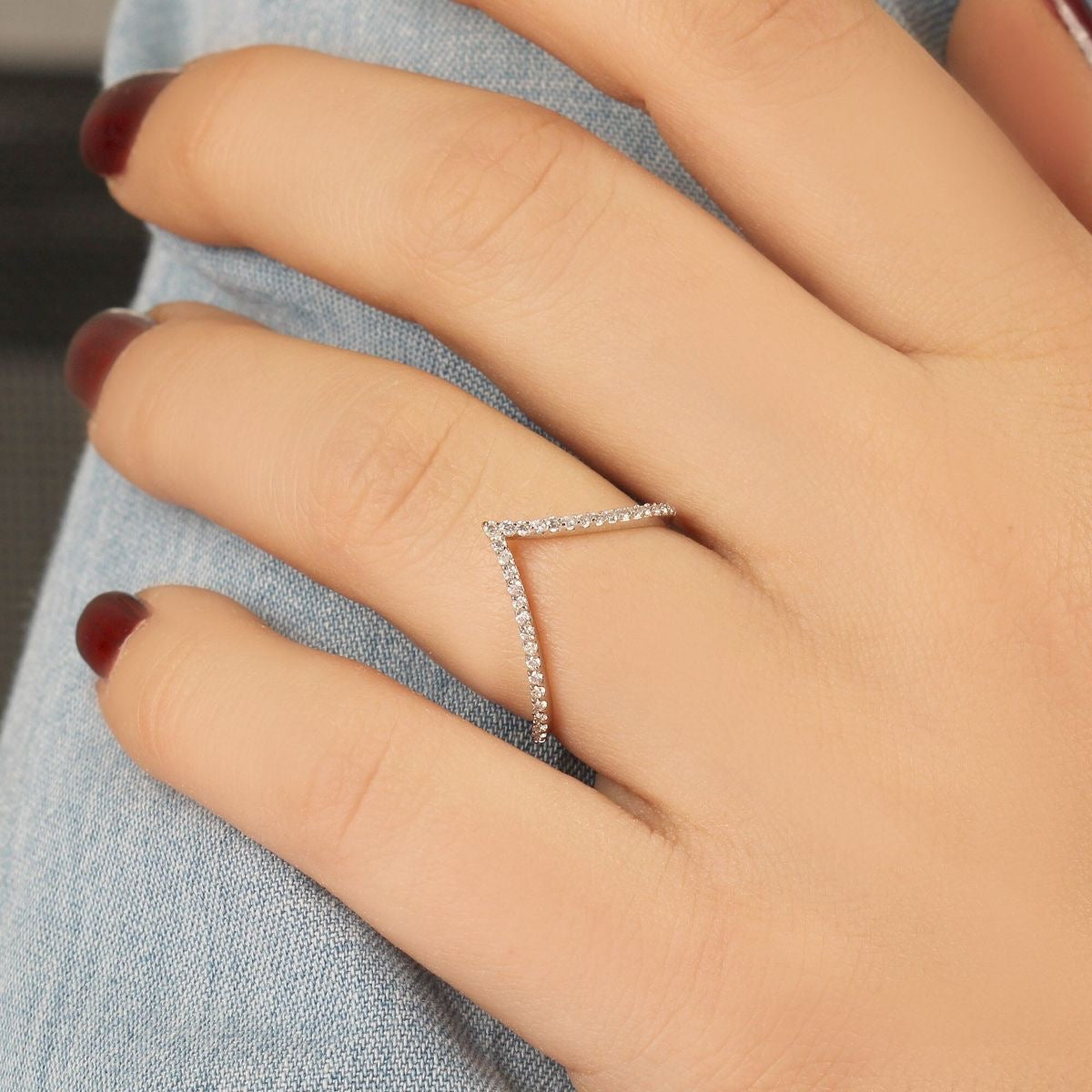 Premium Minimalist V-Shape Ring